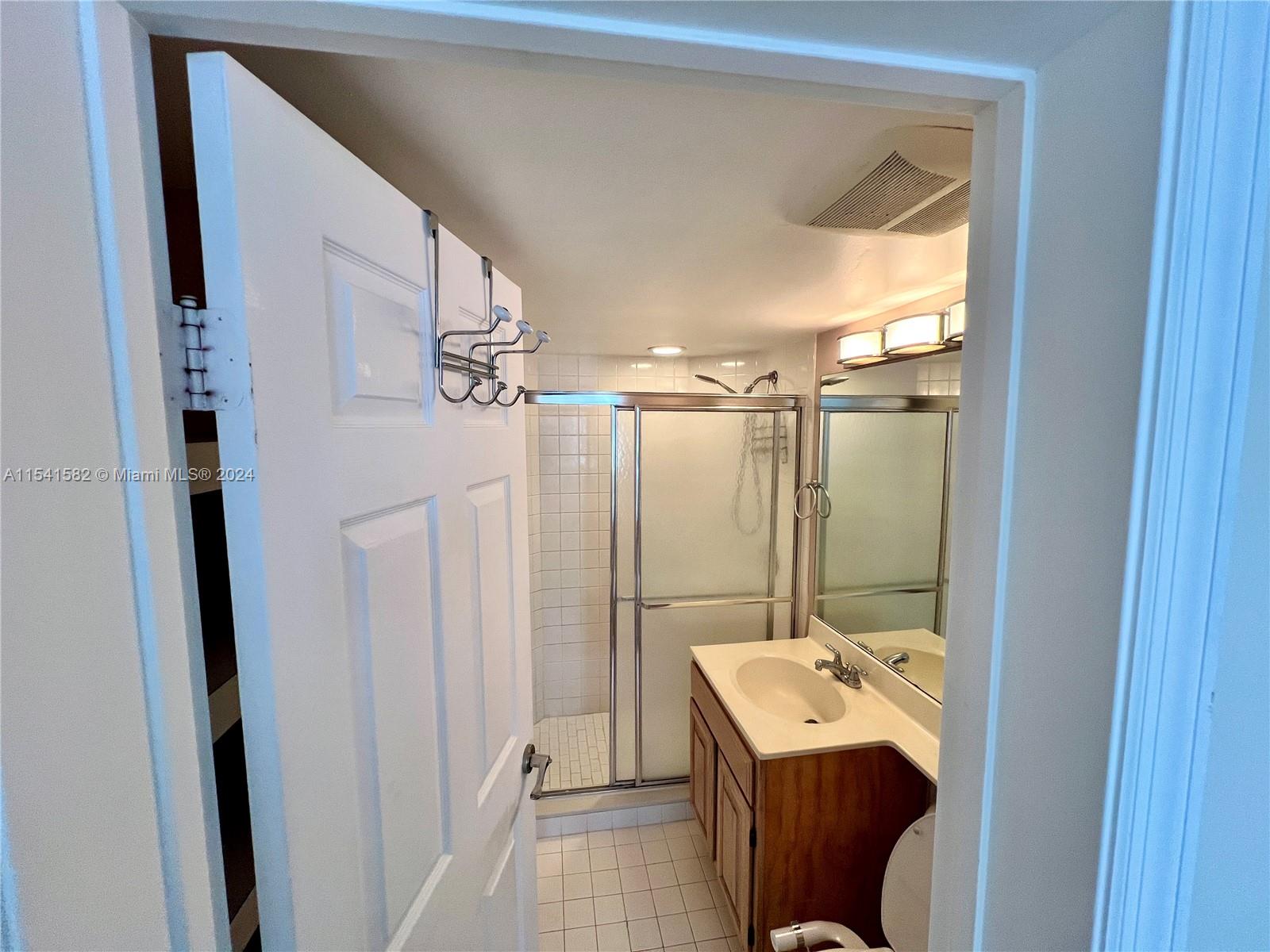 UNIVERSITY INN CONDO - Residential