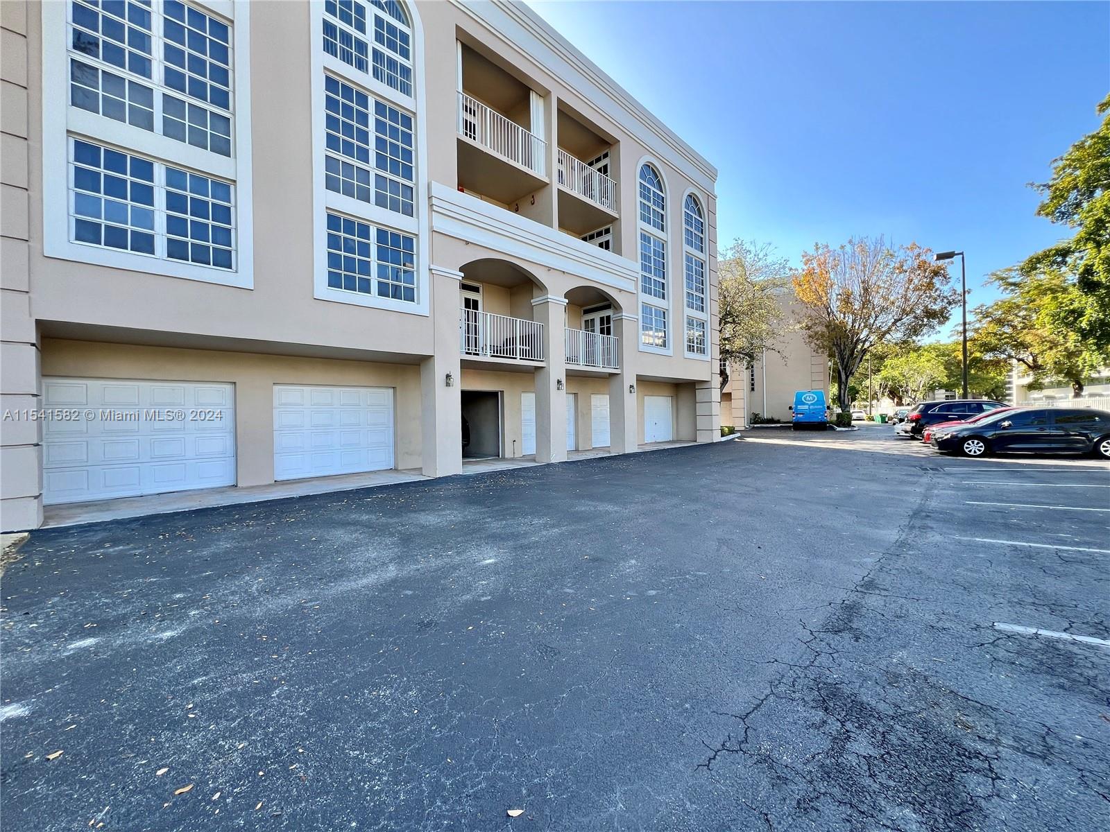 UNIVERSITY INN CONDO - Residential
