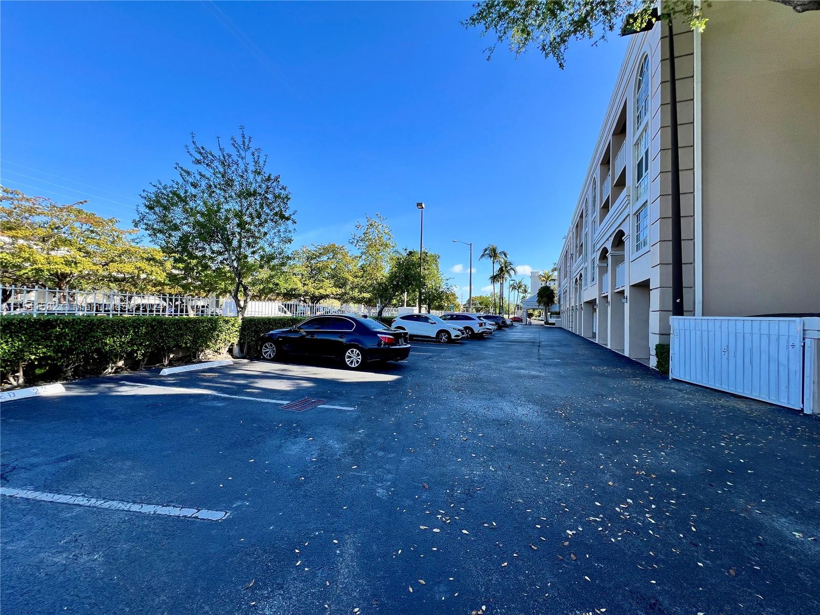 UNIVERSITY INN CONDO - Residential