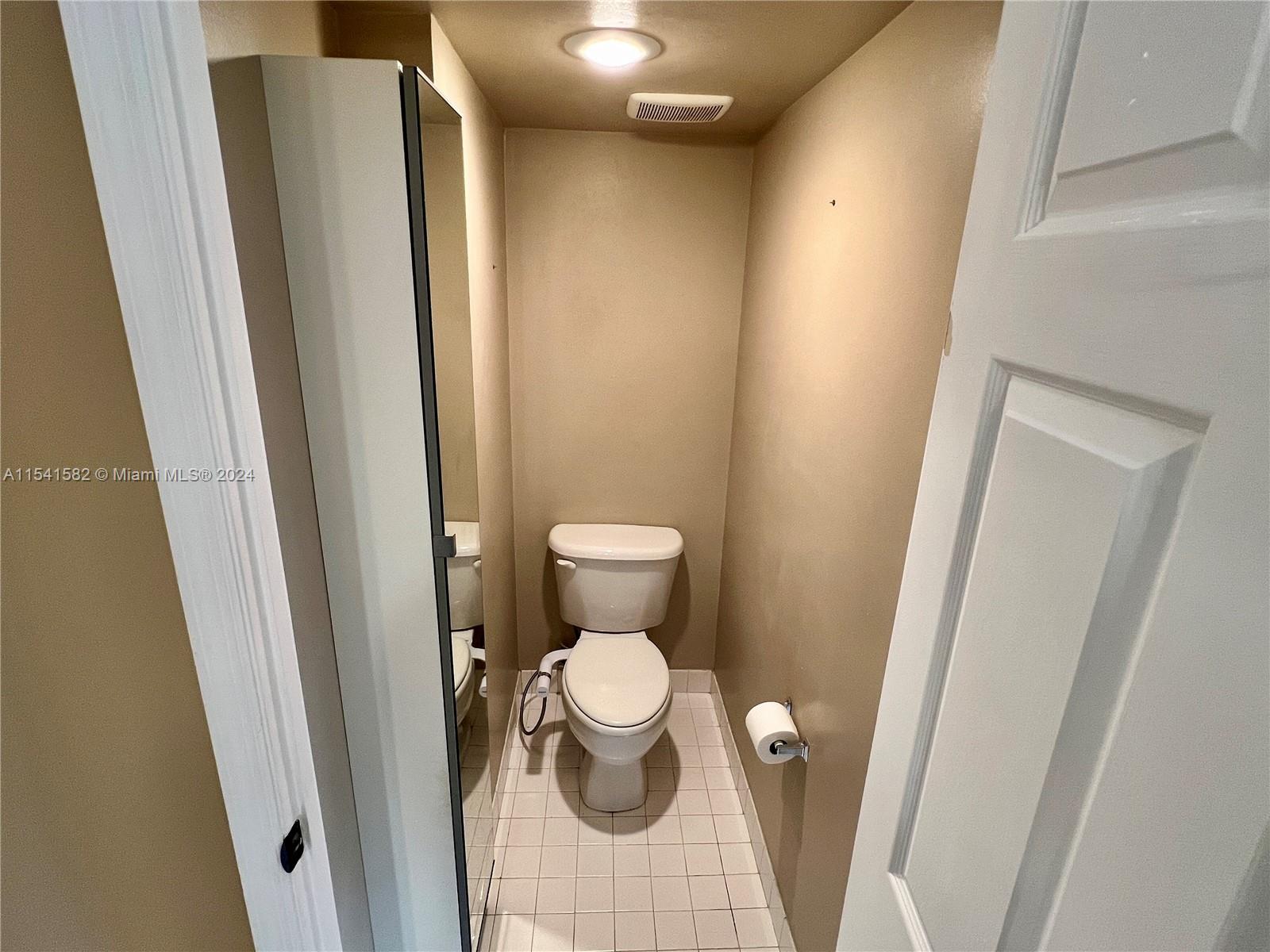 UNIVERSITY INN CONDO - Residential