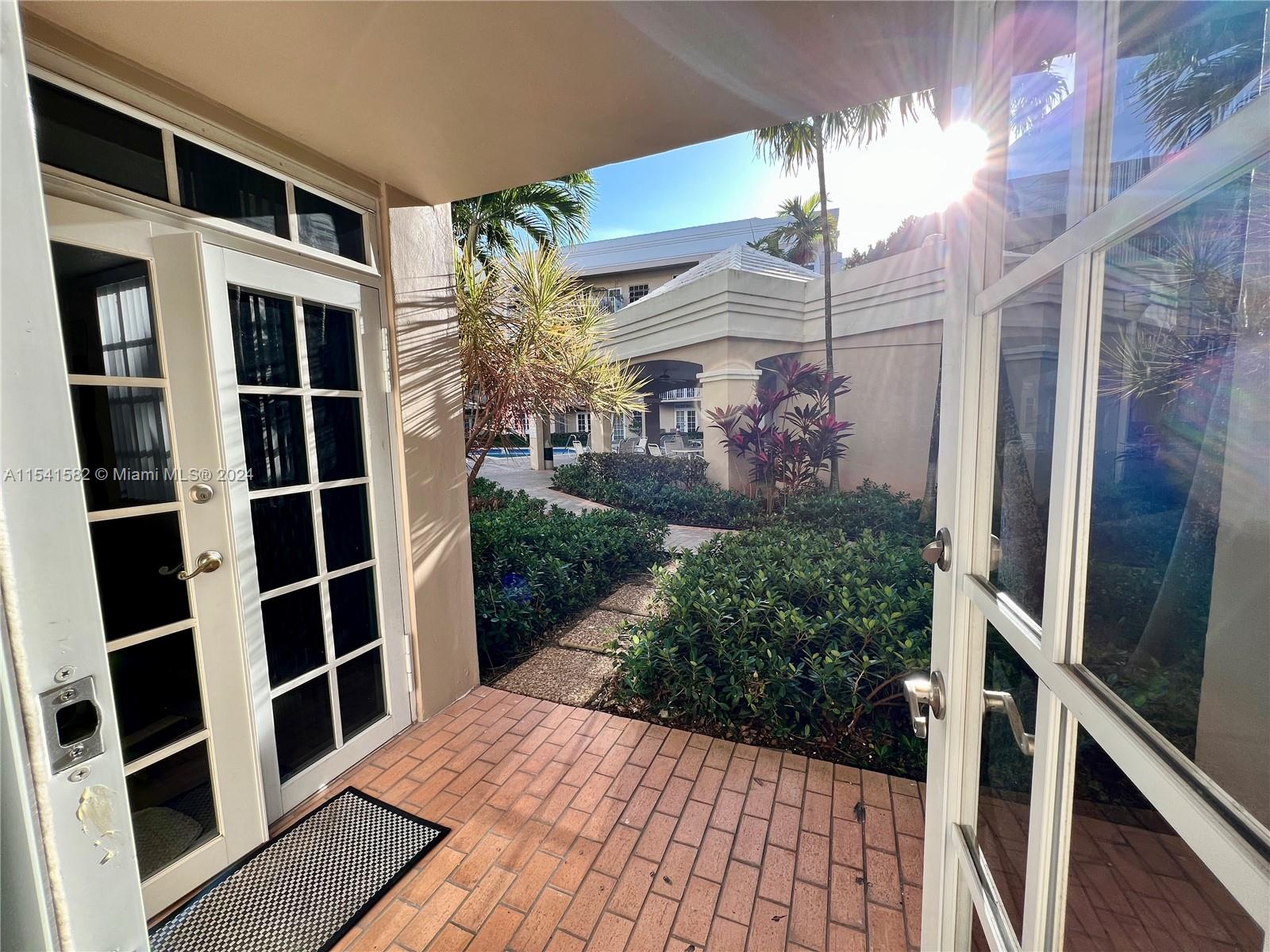 UNIVERSITY INN CONDO - Residential