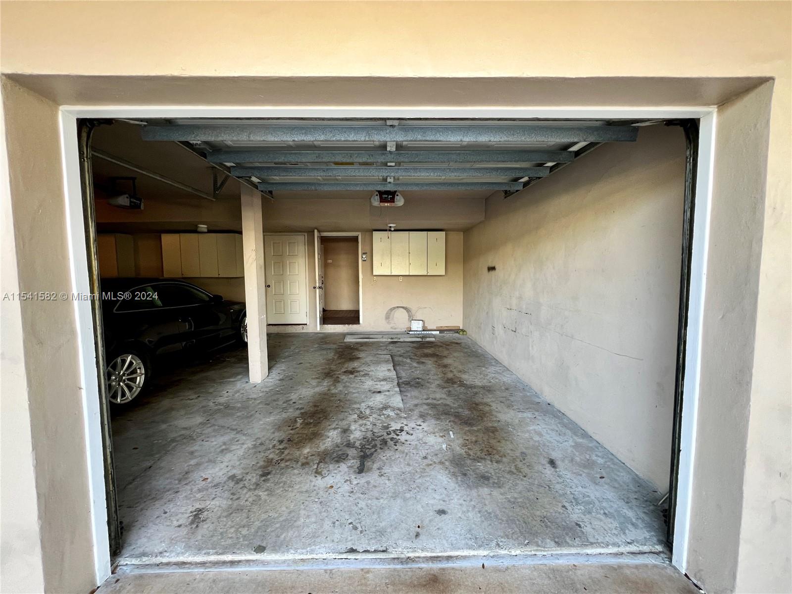 UNIVERSITY INN CONDO - Residential