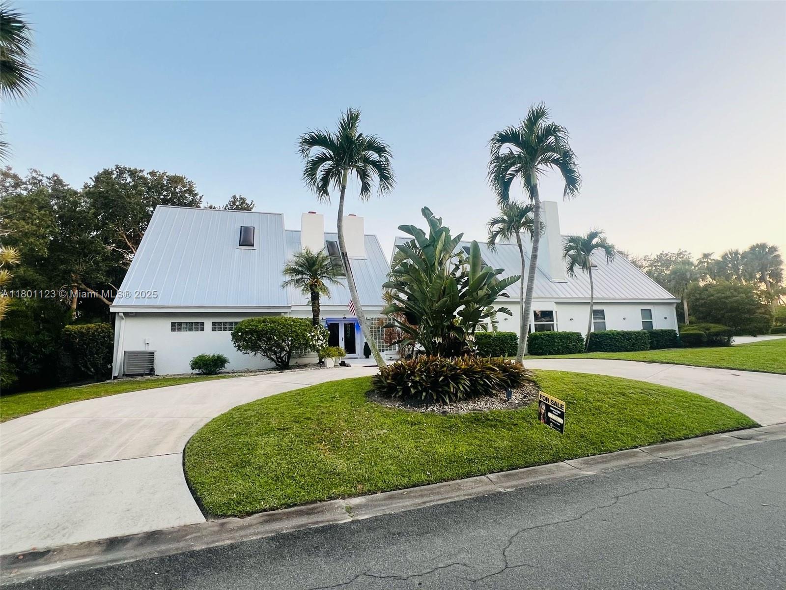 9 Quail Run Ln, Sewalls Point, Martin County, Florida - 3 Bedrooms  
4 Bathrooms - 