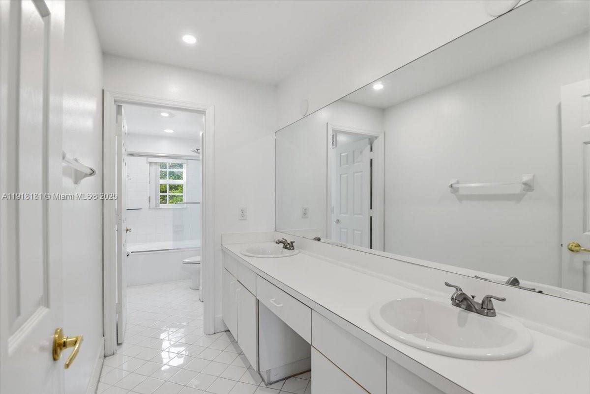 PEMBROKE ISLES 1 - Residential Lease