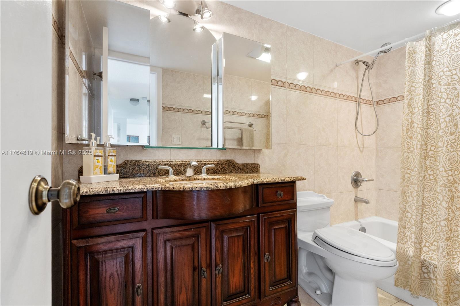 VILLA DORADA CONDO NO 2 - Residential