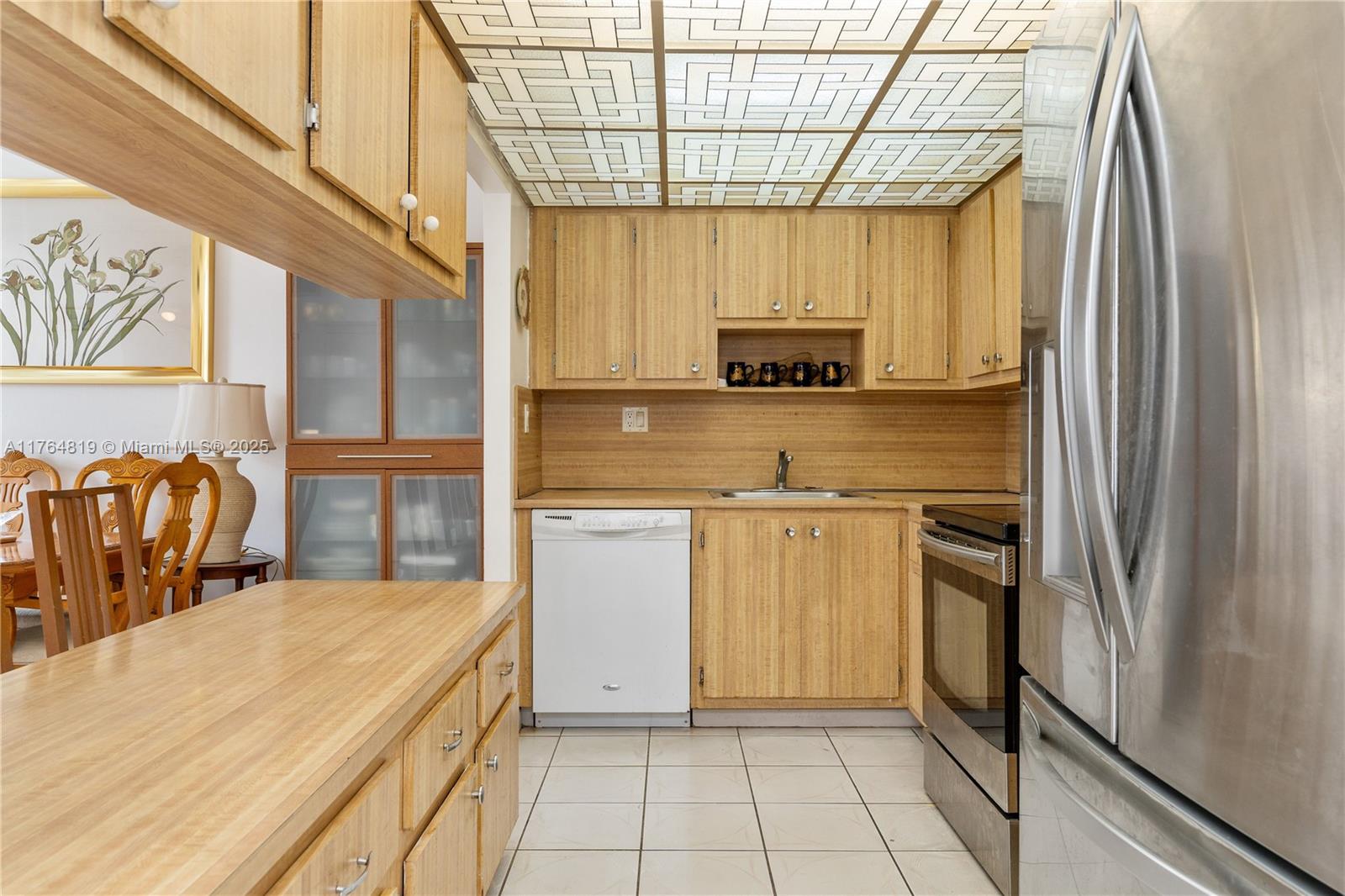 VILLA DORADA CONDO NO 2 - Residential