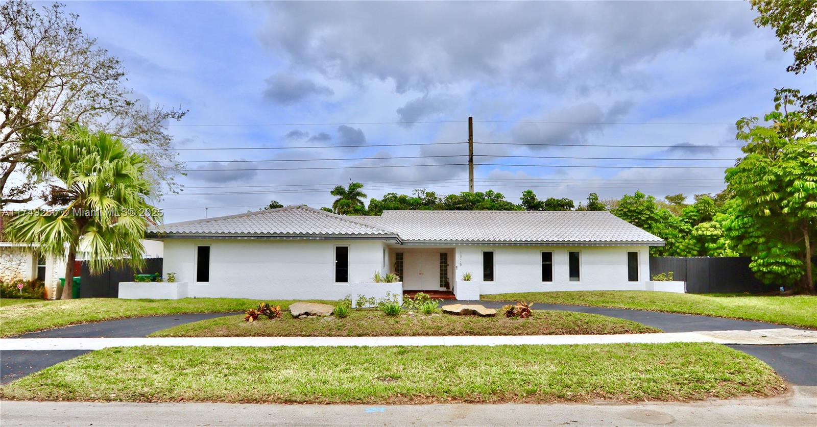 1925 Ne 214th Ter, Miami, Broward County, Florida - 4 Bedrooms  
4 Bathrooms - 