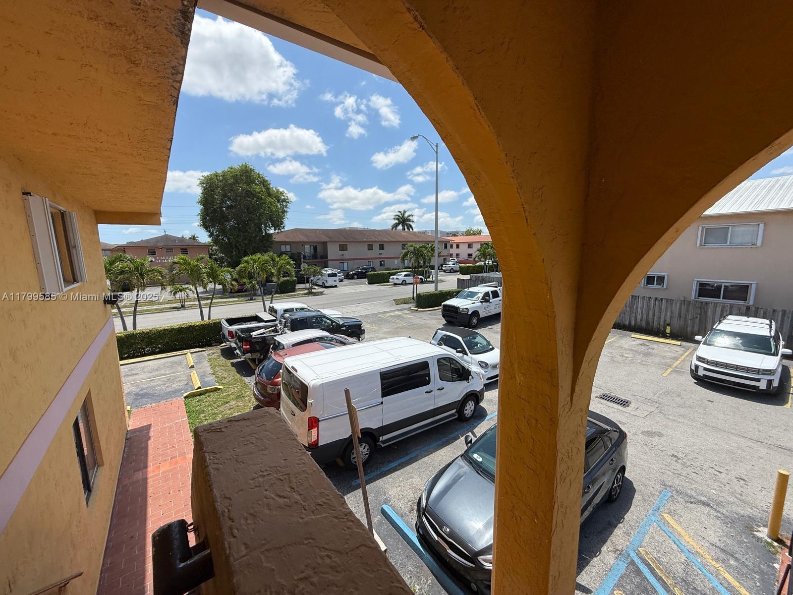 6278 W 22nd Ct 22, Hialeah, Miami-Dade County, Florida - 2 Bedrooms  
2 Bathrooms - 
