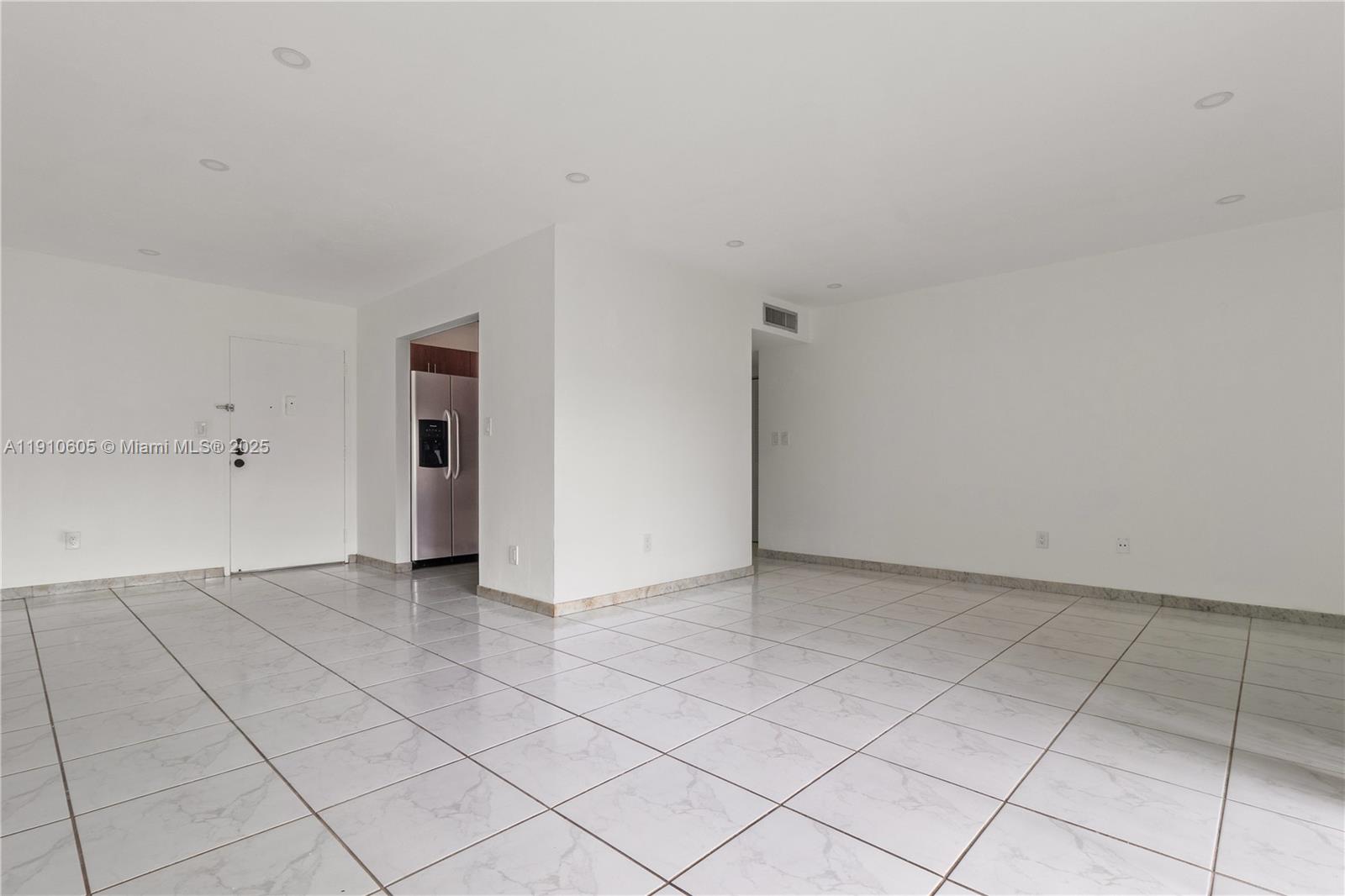 10353 N Kendall Dr BB1