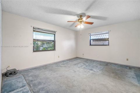 Single Family Residence in Port St. Lucie FL 602 Mccomb Ave Ave 9.jpg