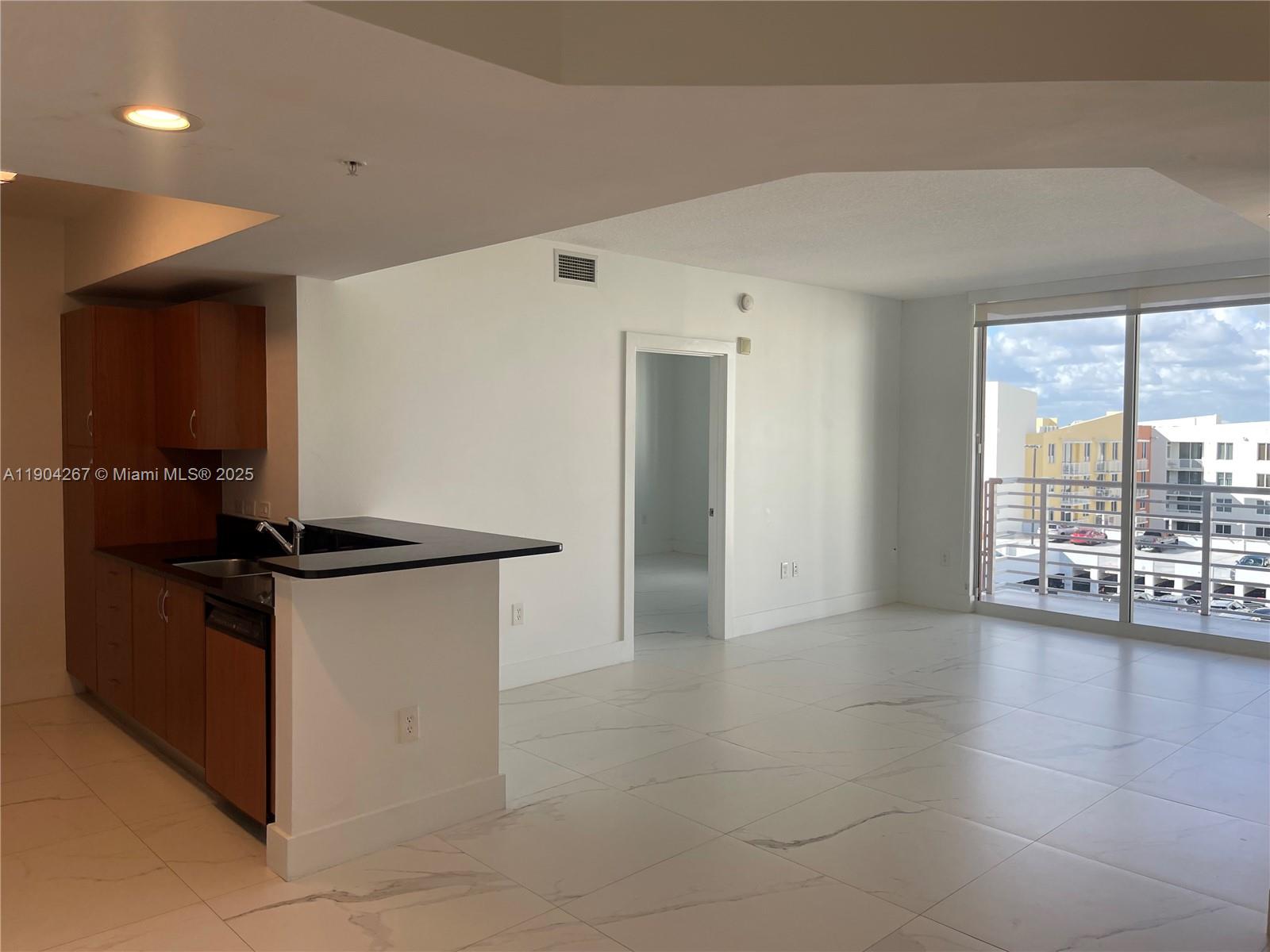 VENTURE AT AVENTURA EAST - Residential Lease