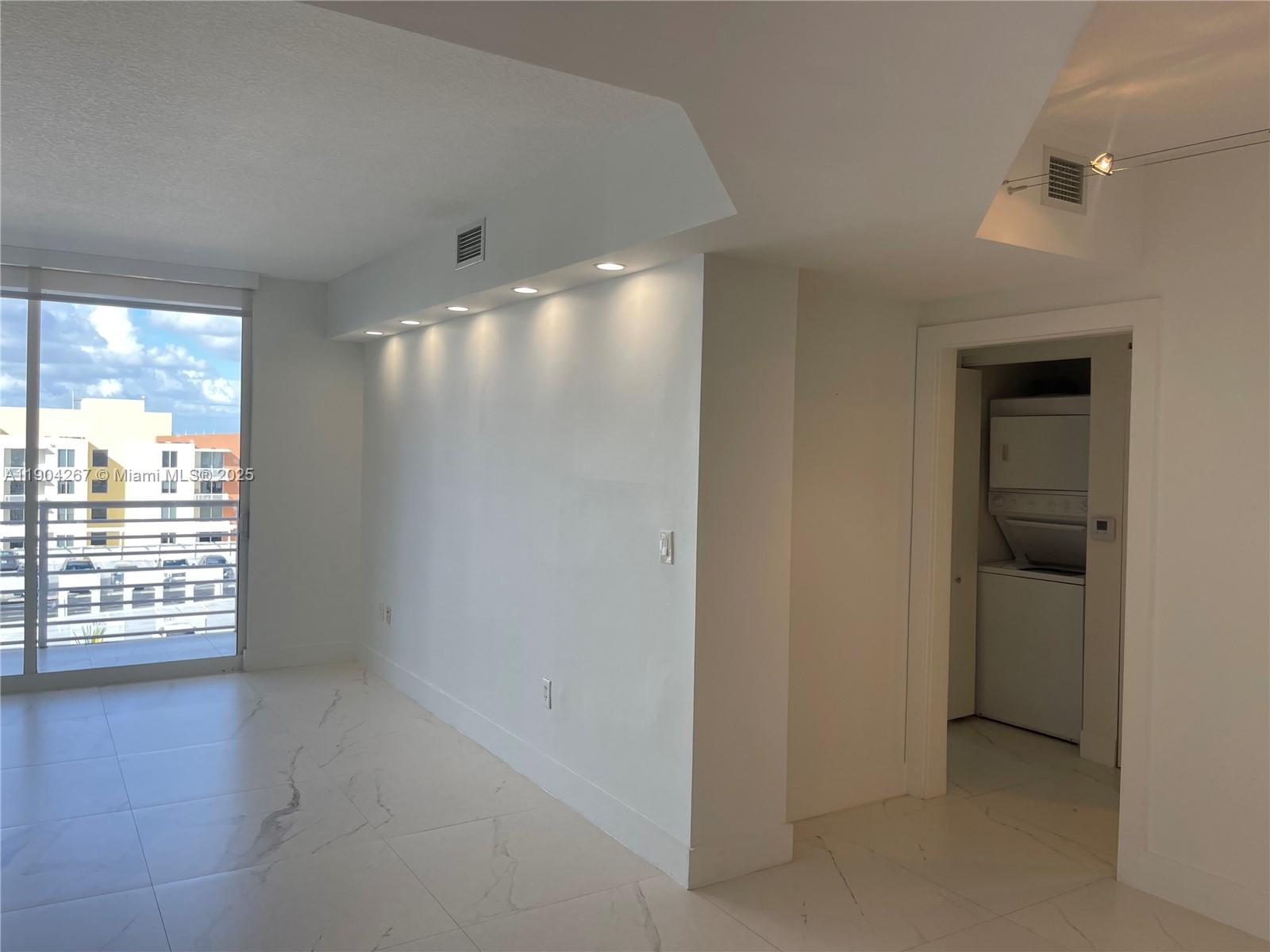 VENTURE AT AVENTURA EAST - Residential Lease