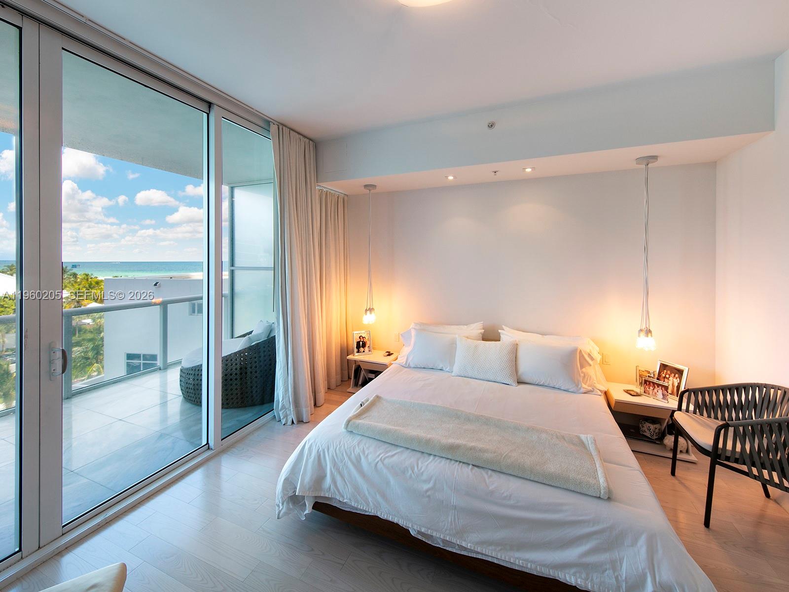 CONTINUUM ON SOUTH BEACH - Residential