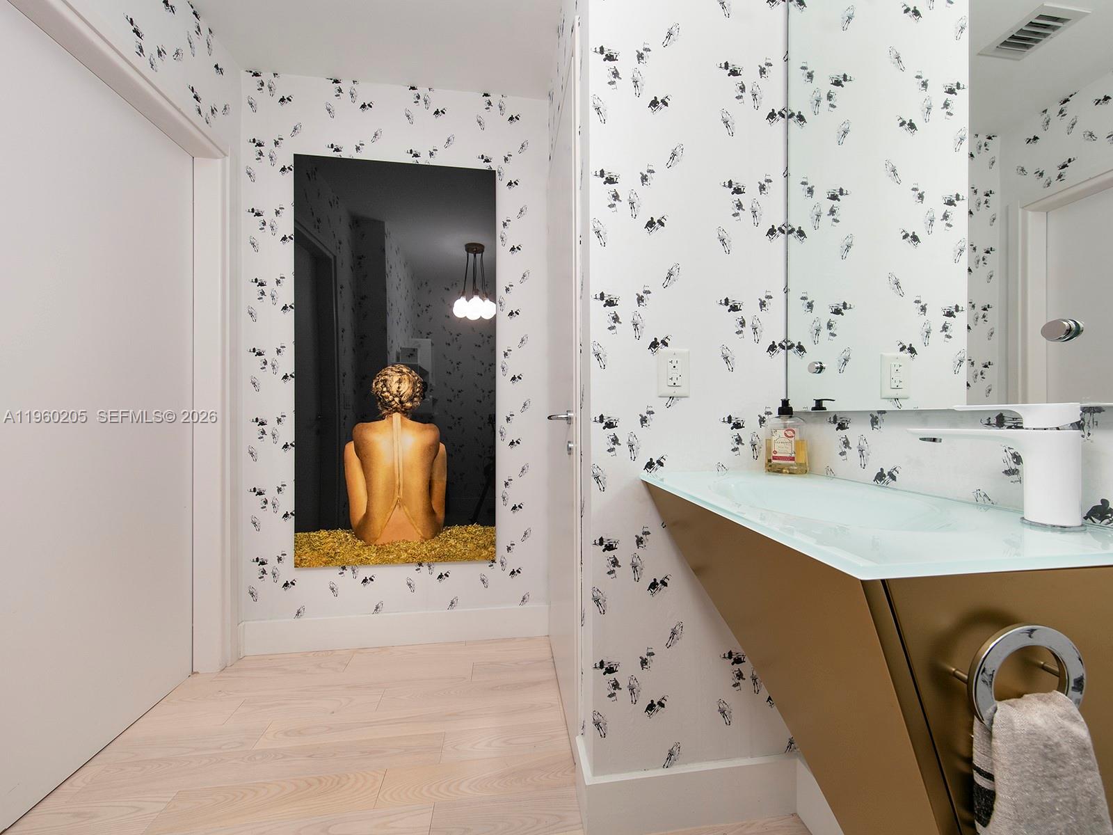 CONTINUUM ON SOUTH BEACH - Residential