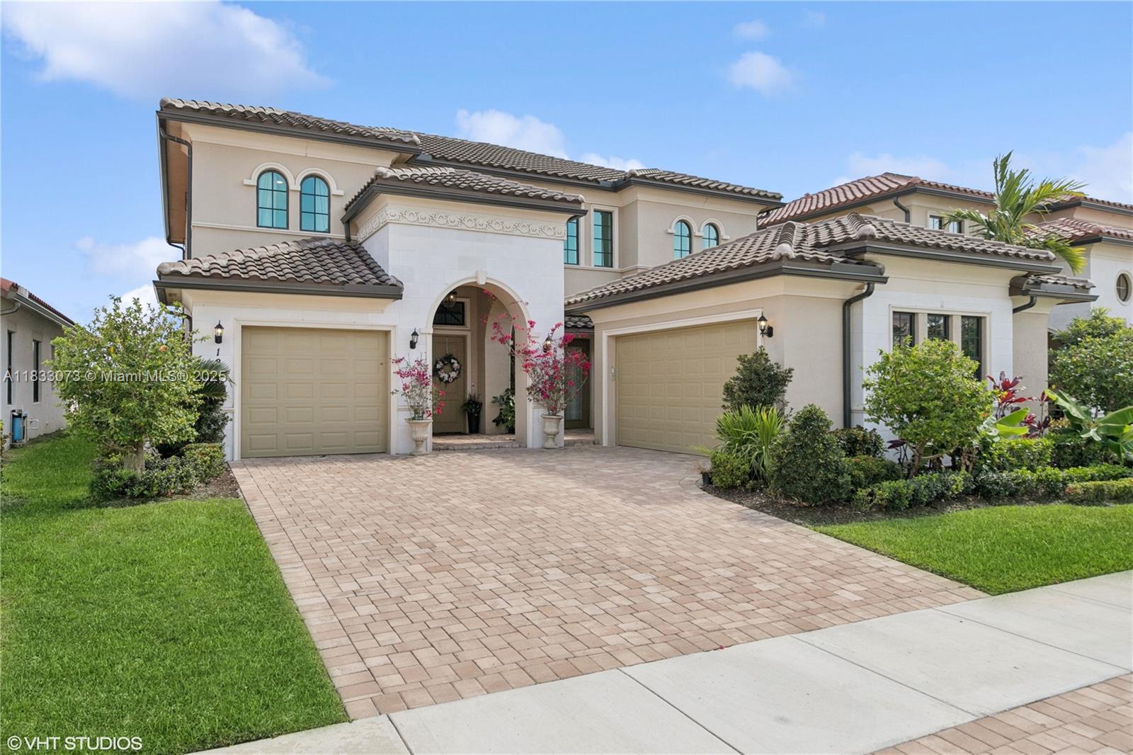 Luxury Lakefront Rental in Parkland Bay!
Beautifully upgraded 5-bed, 5.5-bath home in the gated Parkland Bay community. Features include a private courtyard entry, tiled backyard deck, lush landscaping, and peaceful lake views—perfect for entertaining or relaxing. Inside boasts soaring ceilings, elegant chandeliers, formal dining, open-concept kitchen/family room, and covered terrace. One guest bedroom downstairs; four bedrooms upstairs including a spacious primary suite. Custom closets and upgraded wood flooring throughout.
Available now. Pets allowed with landlord approval.