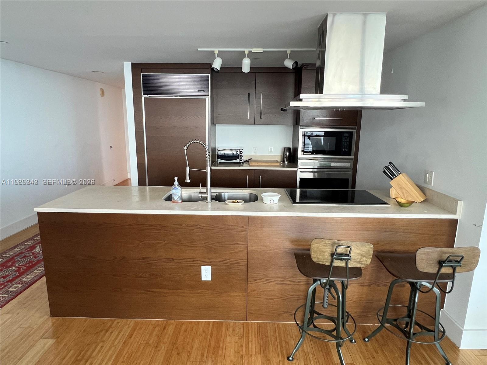 ICON BRICKELL NO TWO - Residential
