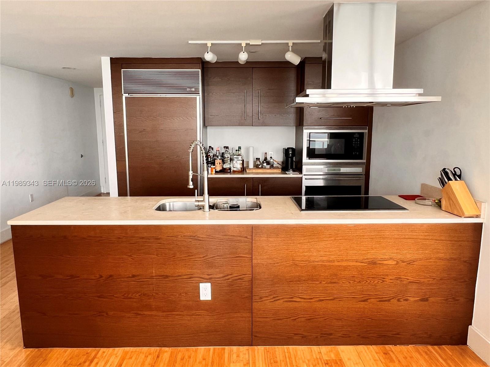 ICON BRICKELL NO TWO - Residential