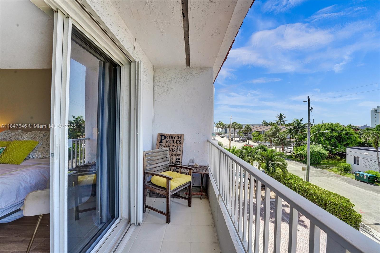 HOLLYWOOD BEACH - Residential