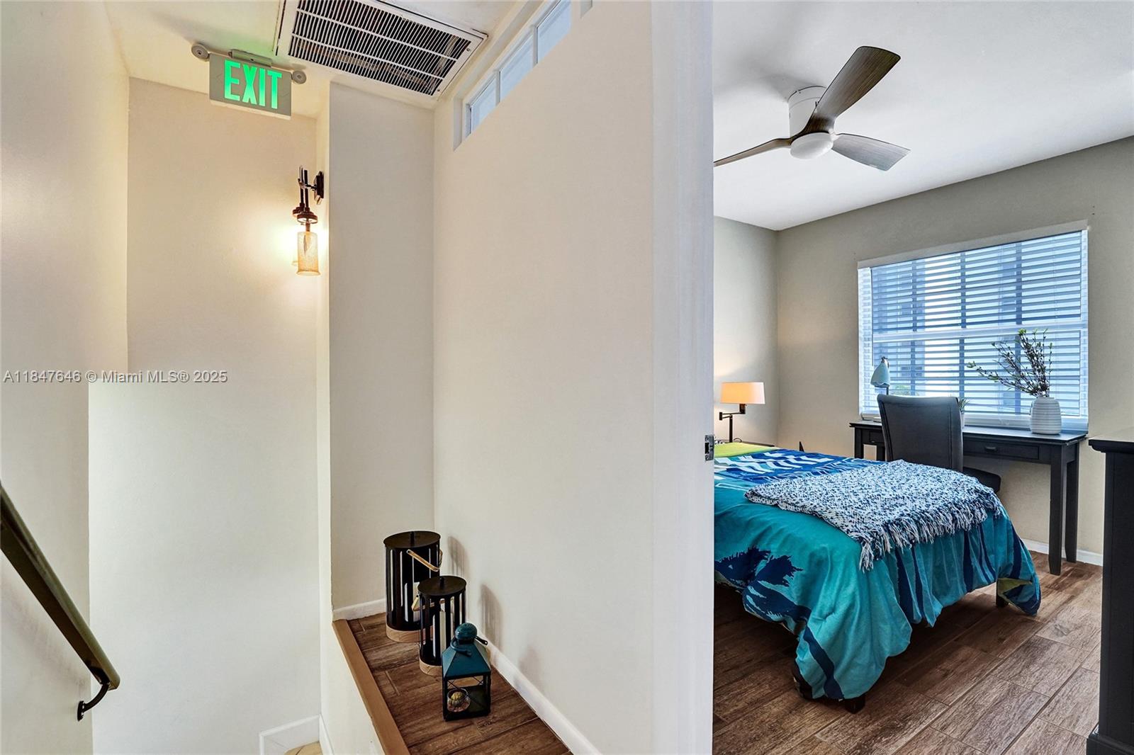 HOLLYWOOD BEACH - Residential