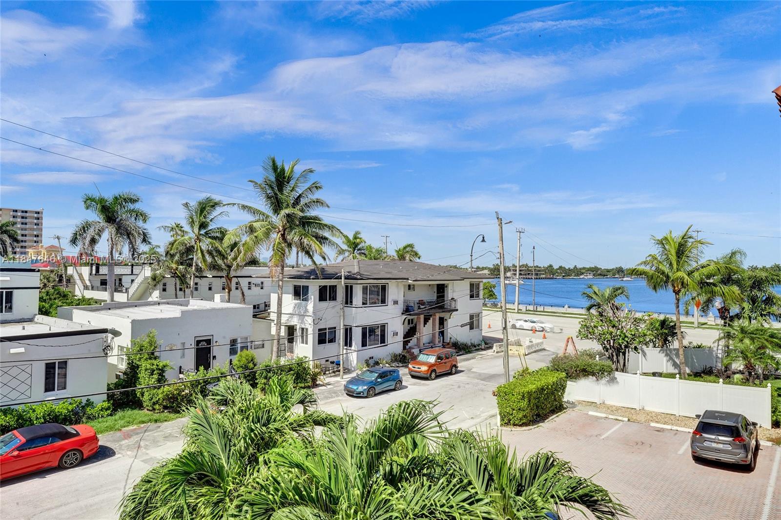HOLLYWOOD BEACH - Residential