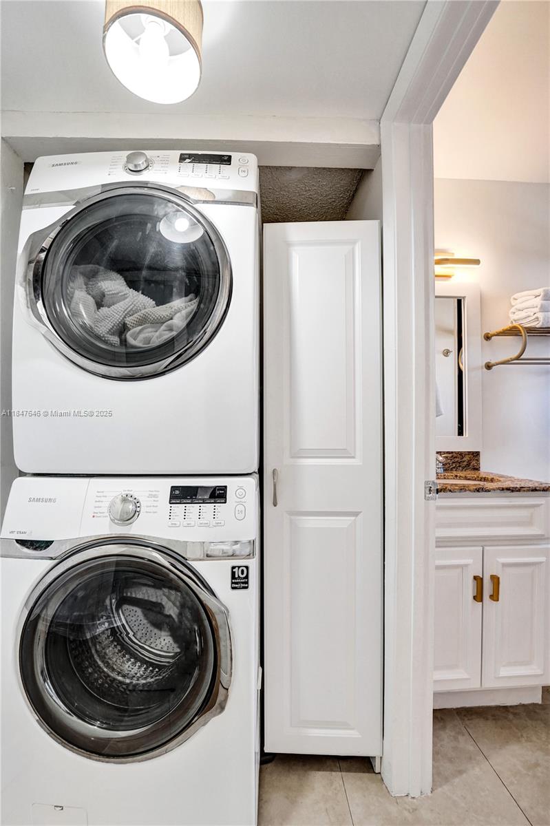 HOLLYWOOD BEACH - Residential