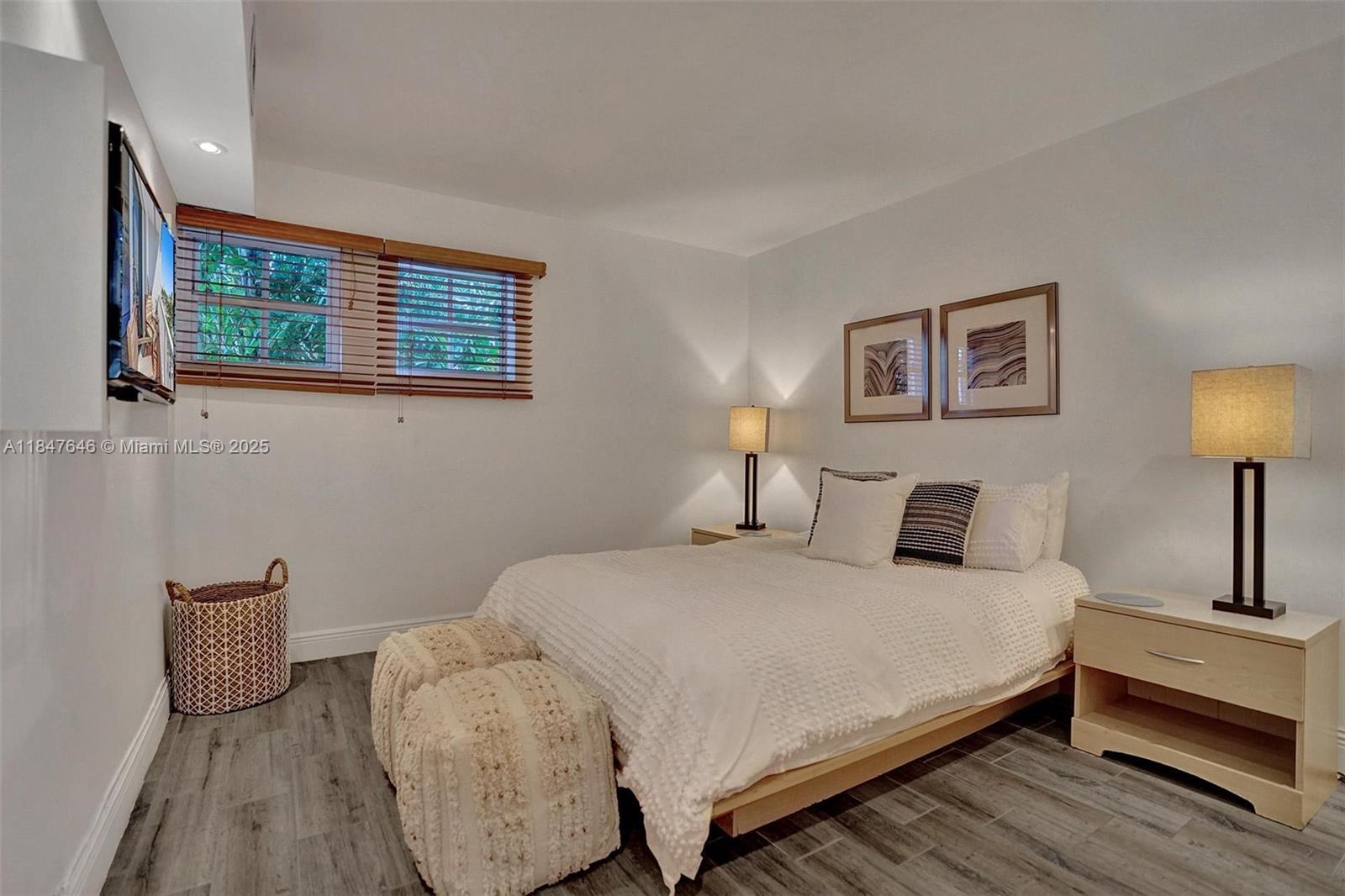 HOLLYWOOD BEACH - Residential