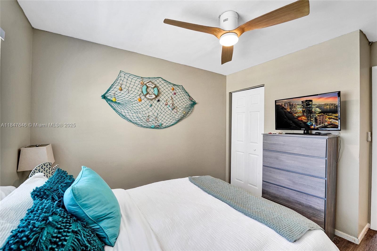 HOLLYWOOD BEACH - Residential