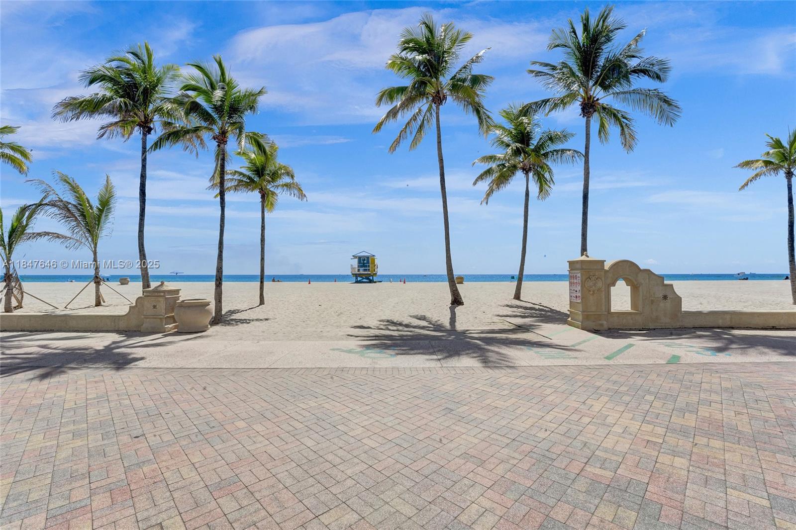 HOLLYWOOD BEACH - Residential