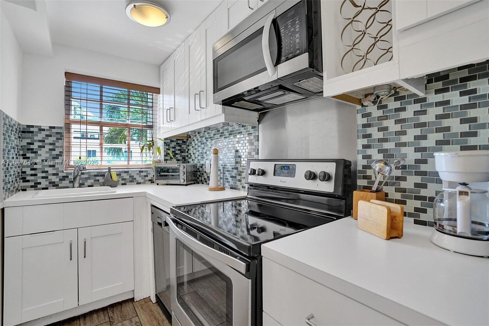 HOLLYWOOD BEACH - Residential