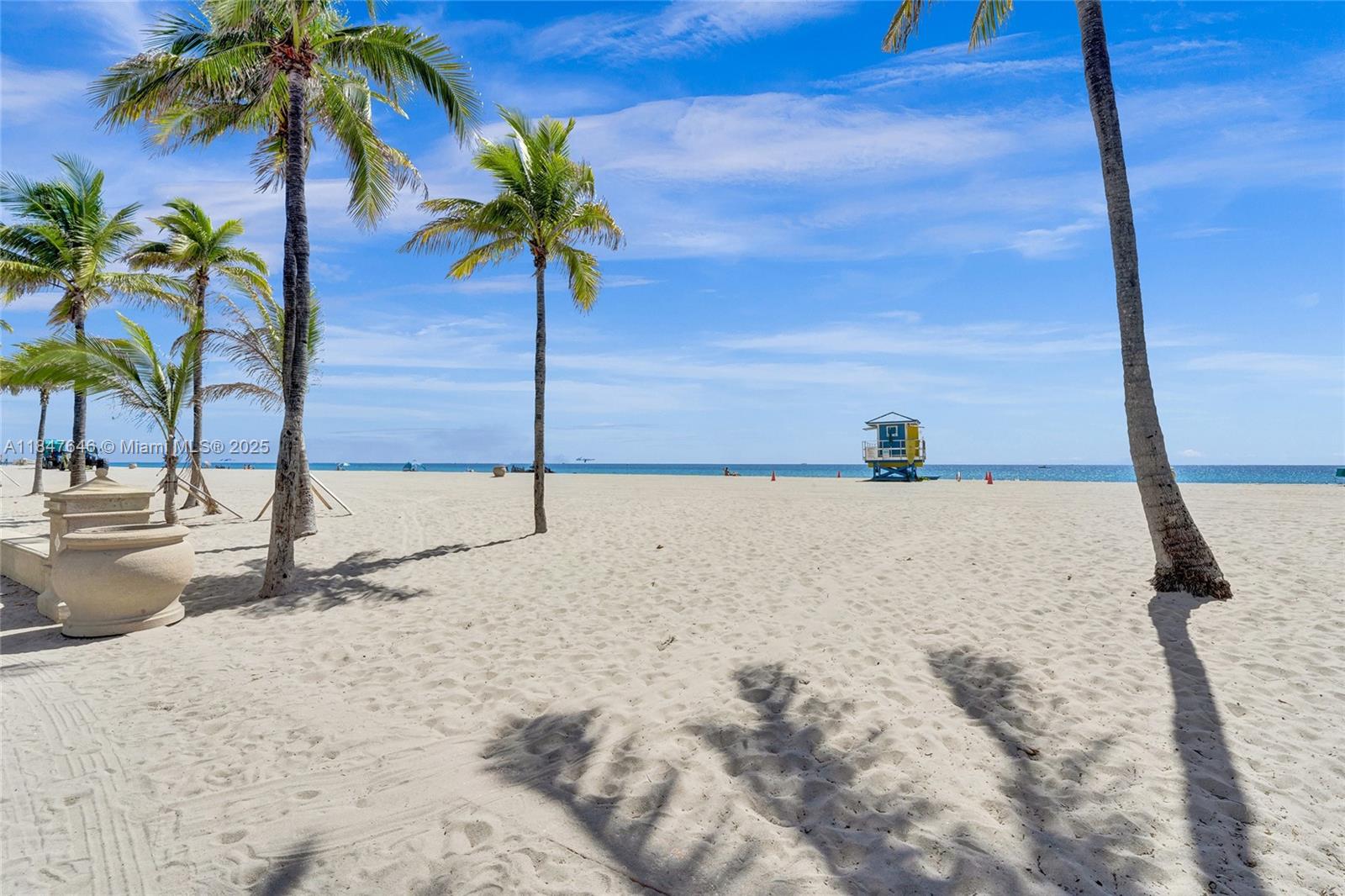 HOLLYWOOD BEACH - Residential