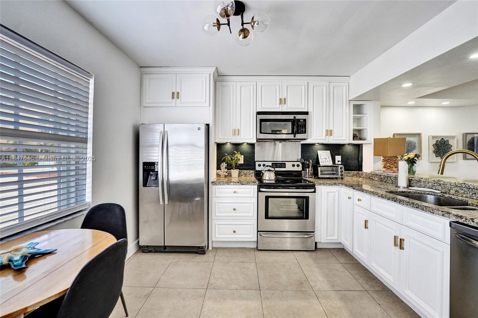 HOLLYWOOD BEACH - Residential