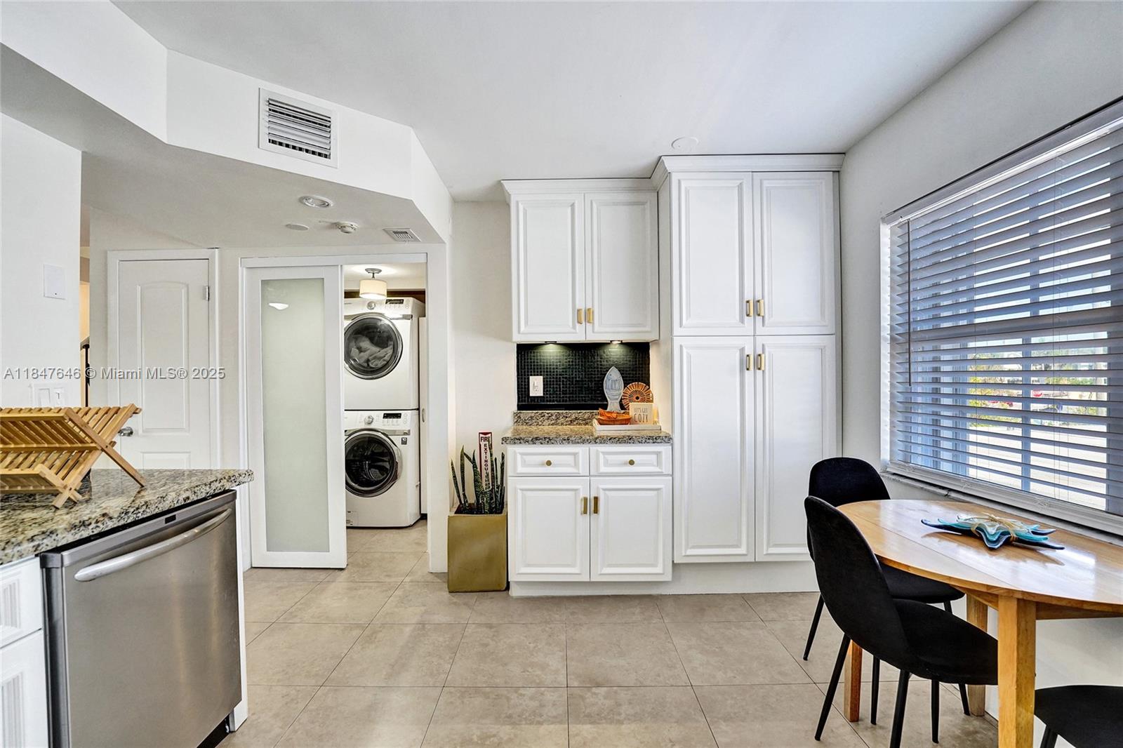 HOLLYWOOD BEACH - Residential