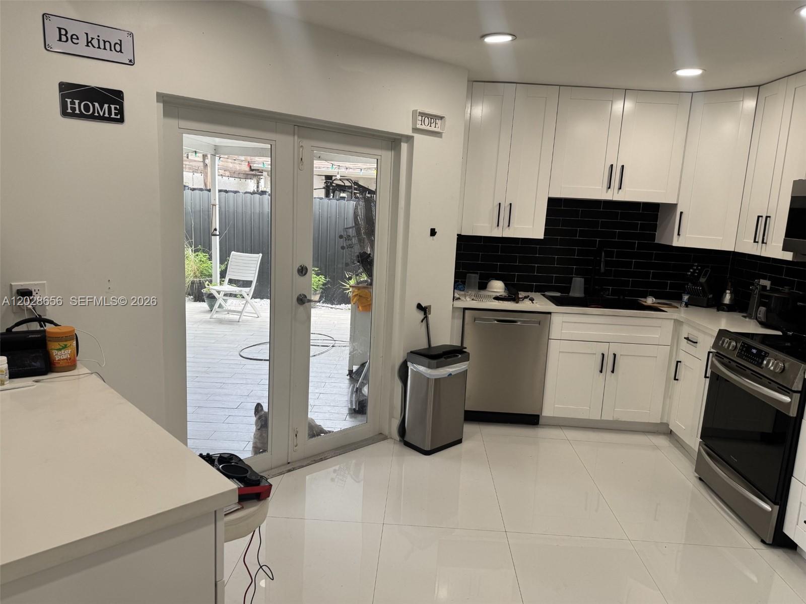 PEMBROKE LAKES SOUTH - Residential