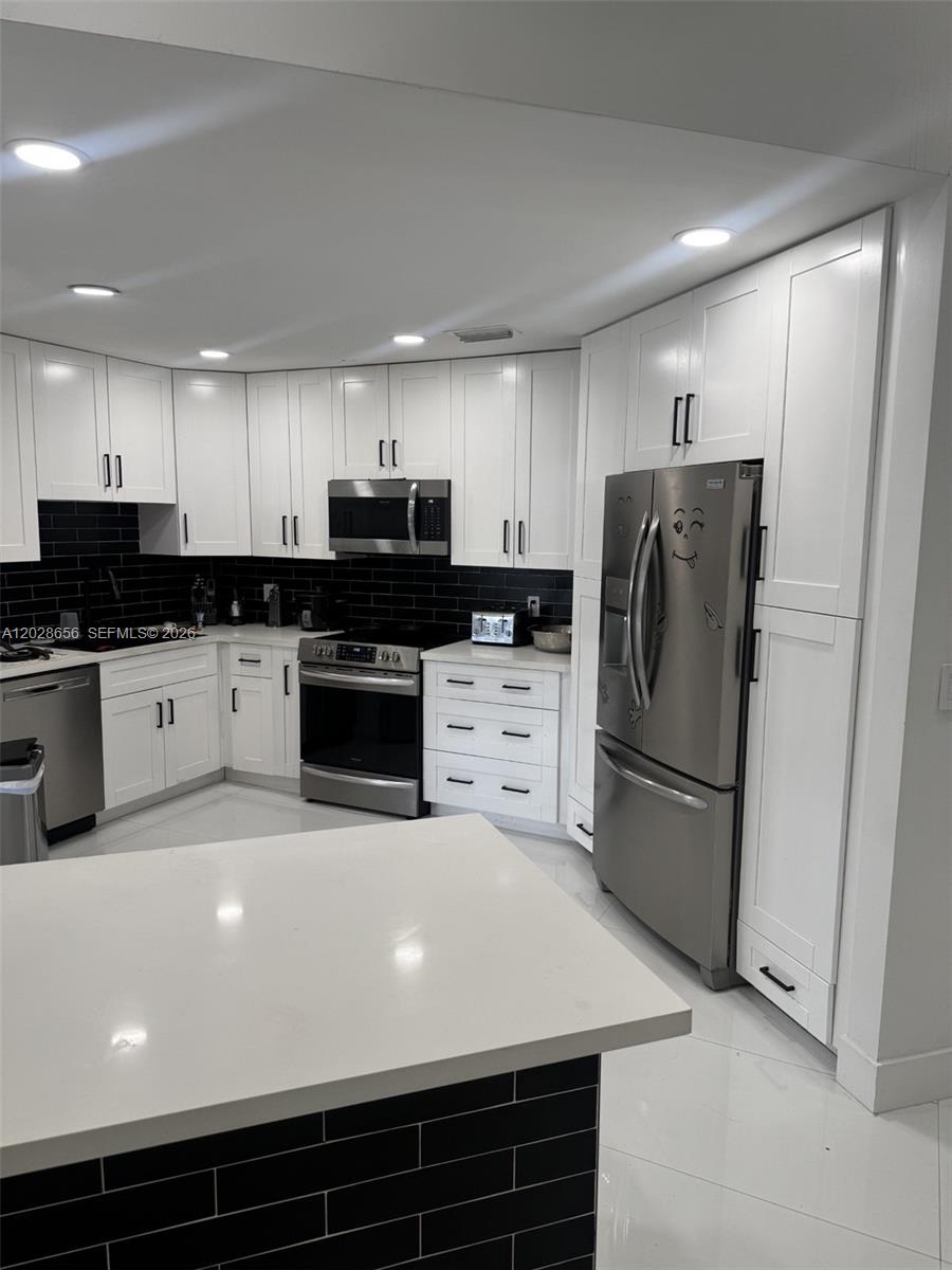 PEMBROKE LAKES SOUTH - Residential