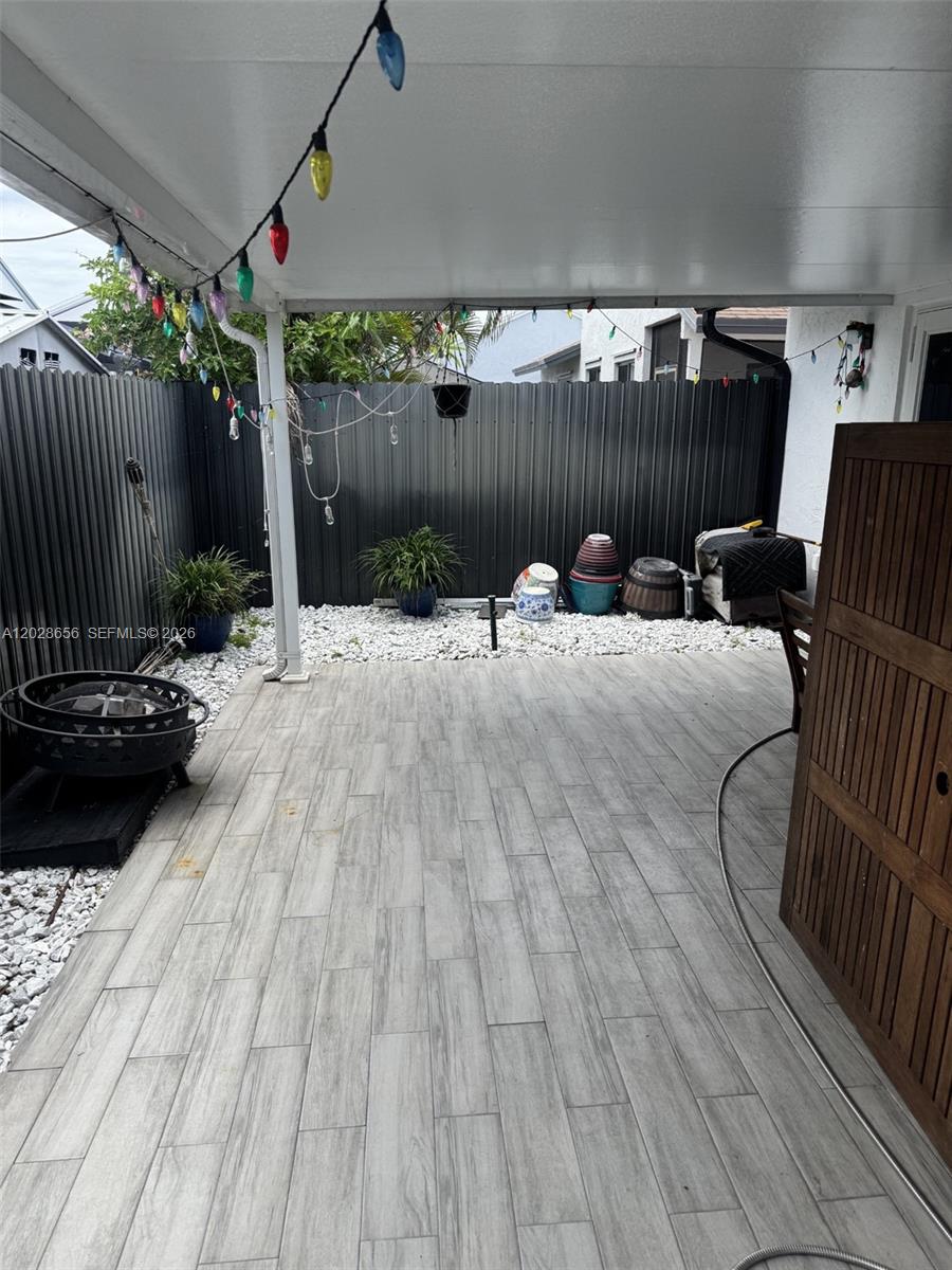 PEMBROKE LAKES SOUTH - Residential