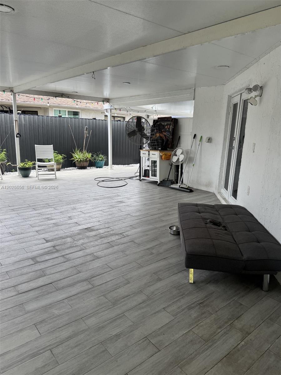 PEMBROKE LAKES SOUTH - Residential