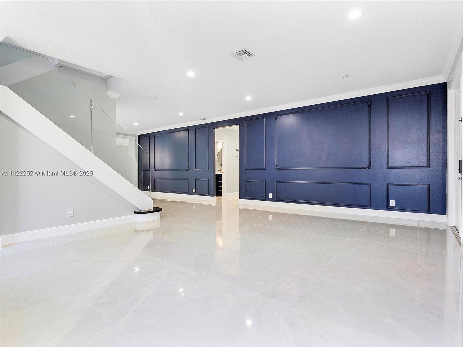 1175 Peregrine Way