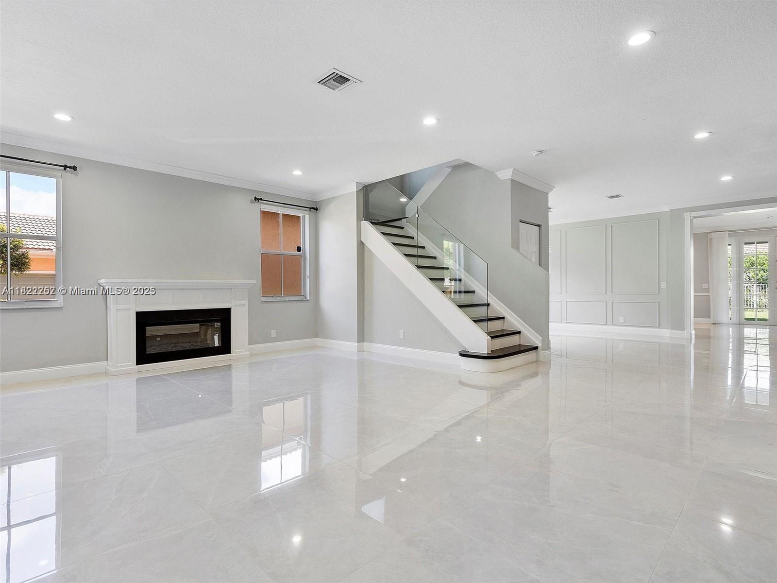 Rental Property at 1175 Peregrine Way, Weston, Broward County, Florida - Bedrooms: 6 
Bathrooms: 5  - $6,900 MO.