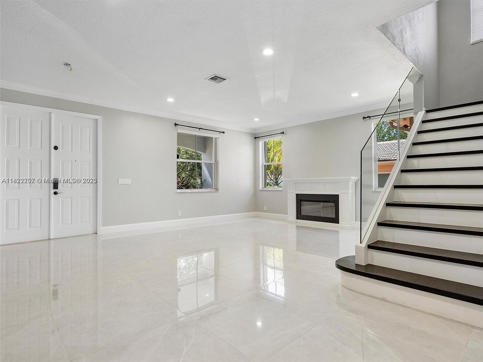 1175 Peregrine Way