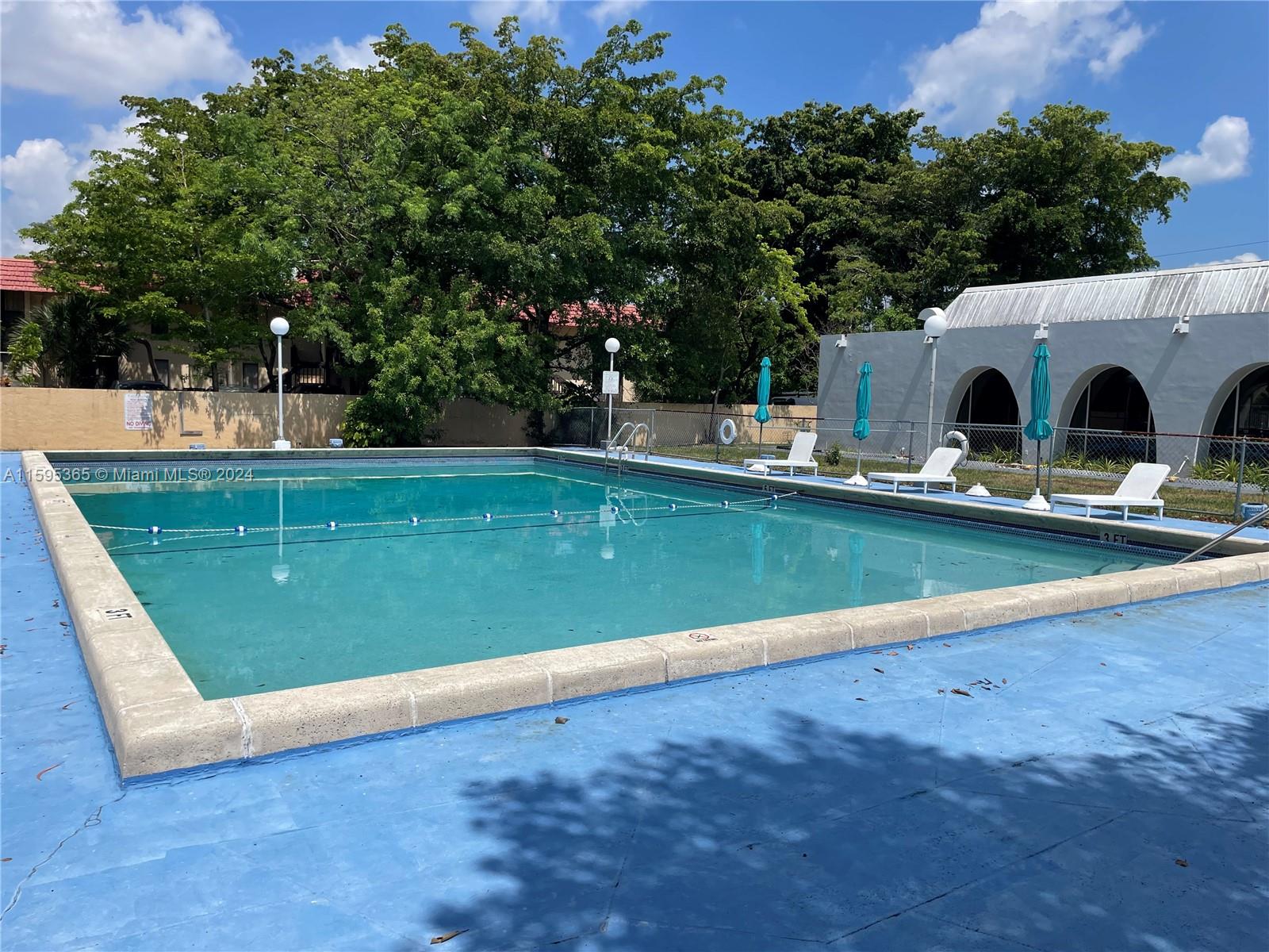 LAKE PARK CONDO NO 1 - BL - Residential