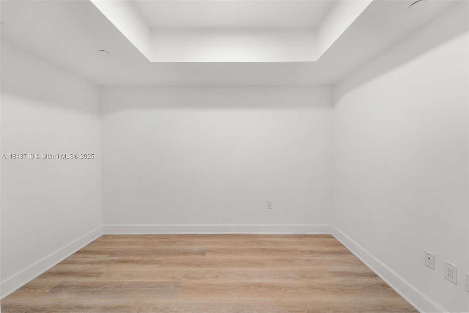 THE PENINSULA II CONDO - Residential