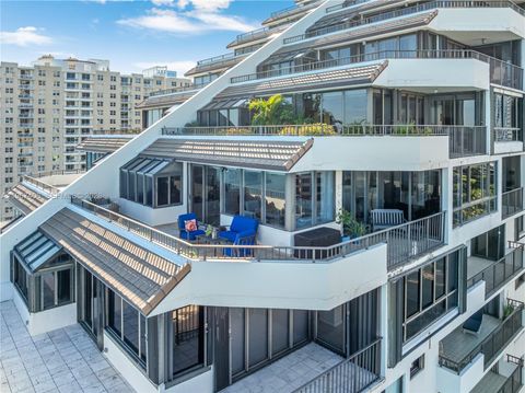 520 Brickell Key Dr A1506 Miami FL 33131