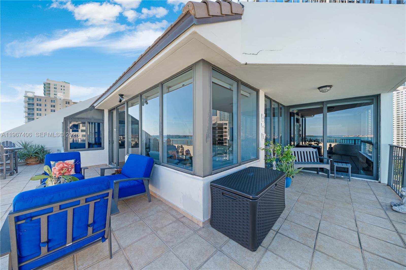 520 Brickell Key Dr A1506