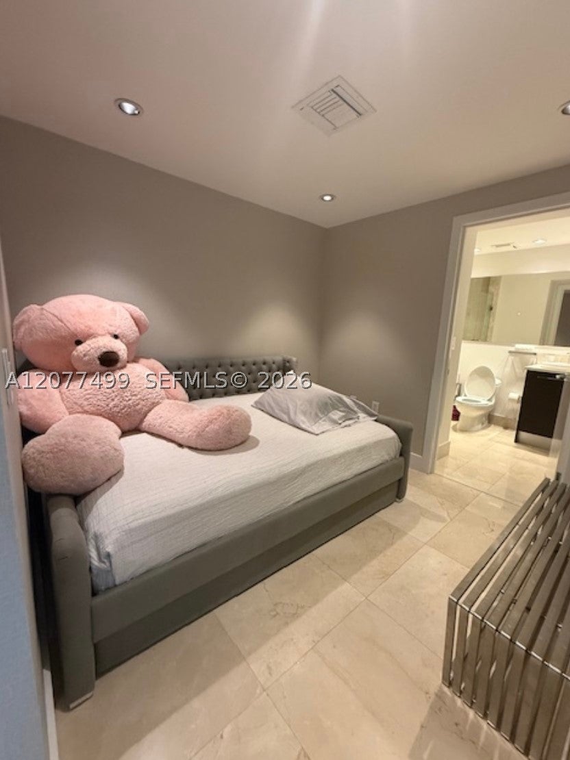 17121 Collins Ave 1807