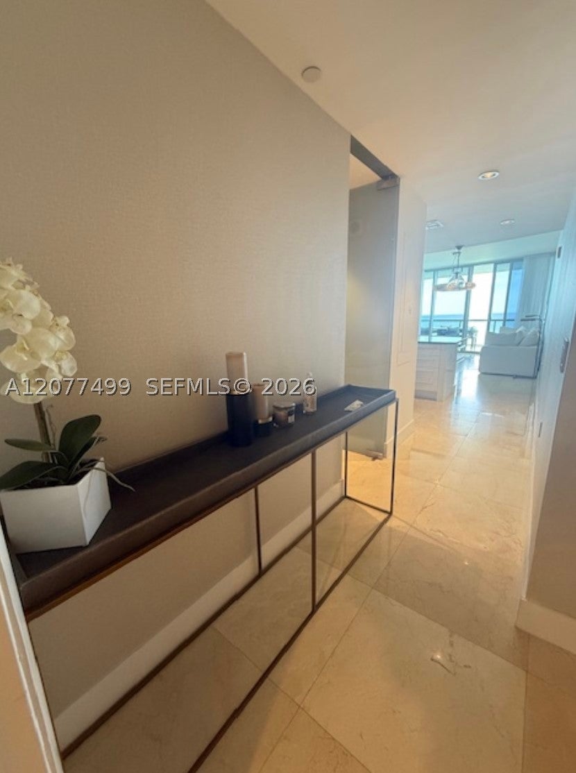 17121 Collins Ave 1807
