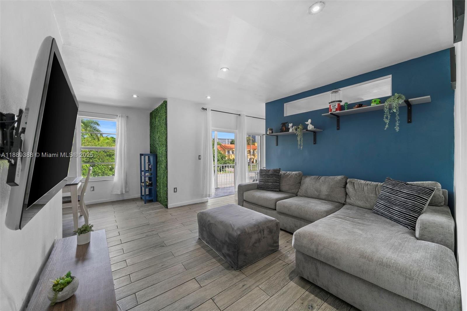 PINETREE MANOR CONDO - Residential