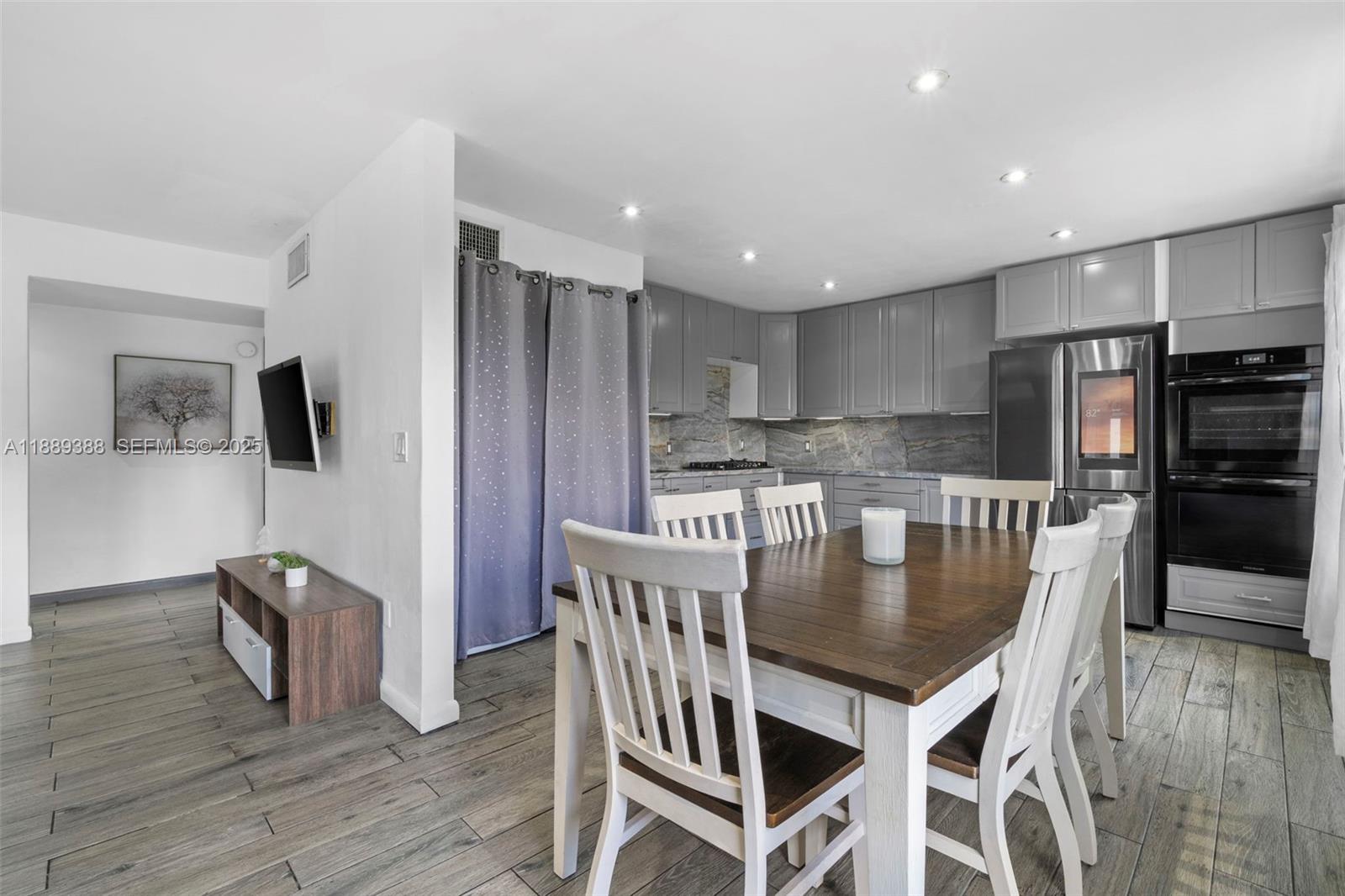 PINETREE MANOR CONDO - Residential