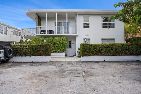 Photo of 2858 Pine Tree Dr #5, Miami Beach, FL 33140 (MLS # A11889388)
