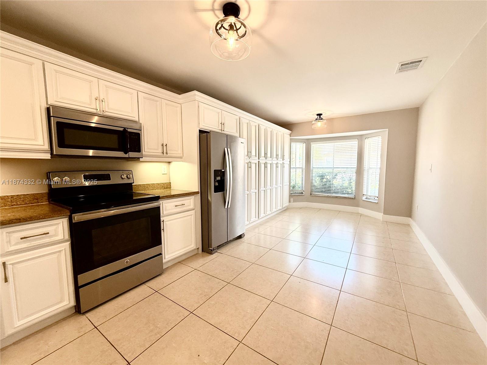 WESTLAKE VILLAGE PLAT - Residential Lease