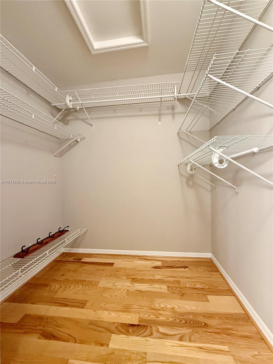 WESTLAKE VILLAGE PLAT - Residential Lease